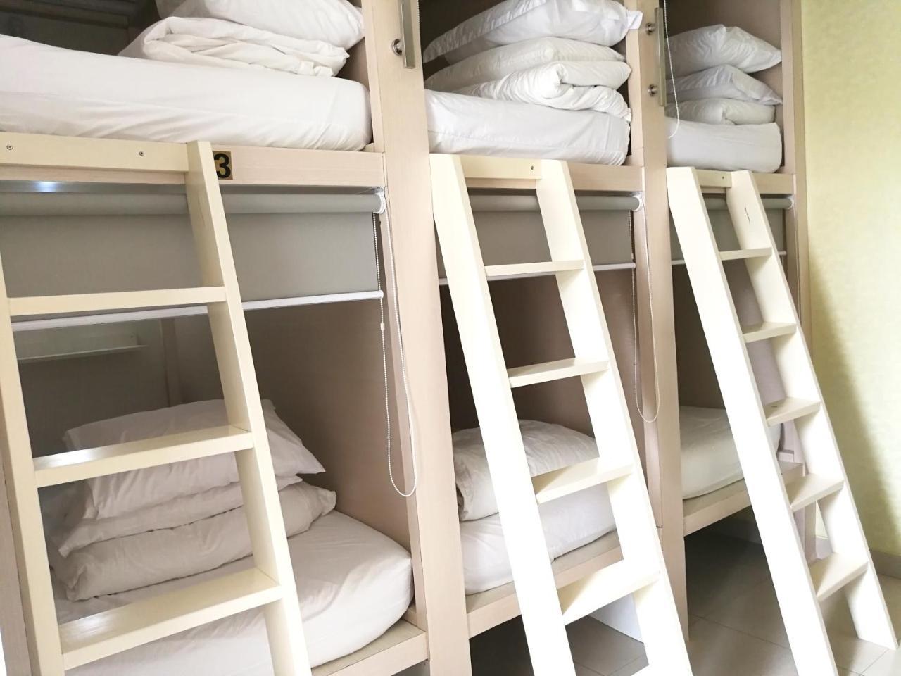 Homiestay Джакарта Екстериор снимка