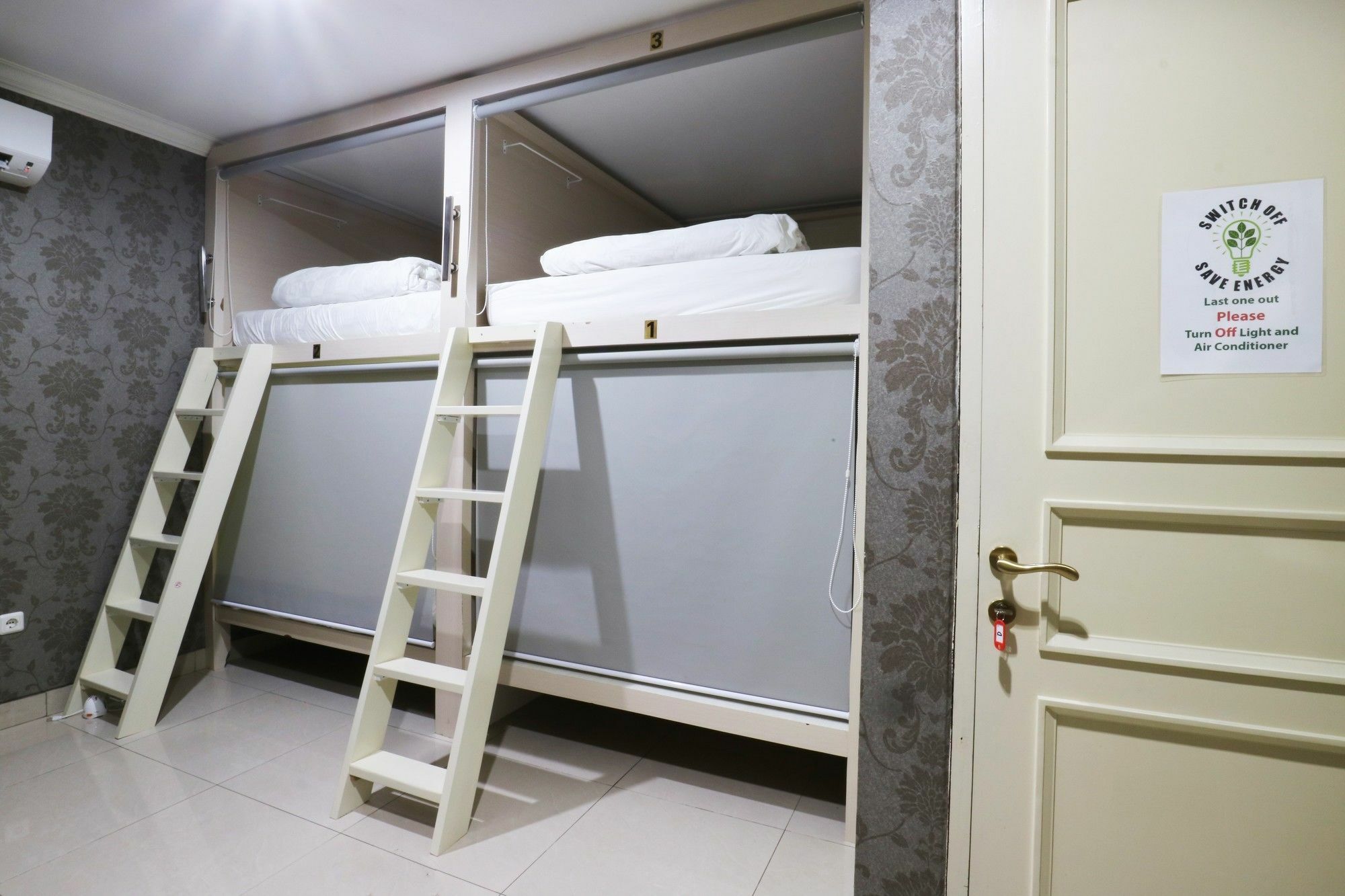 Homiestay Джакарта Екстериор снимка